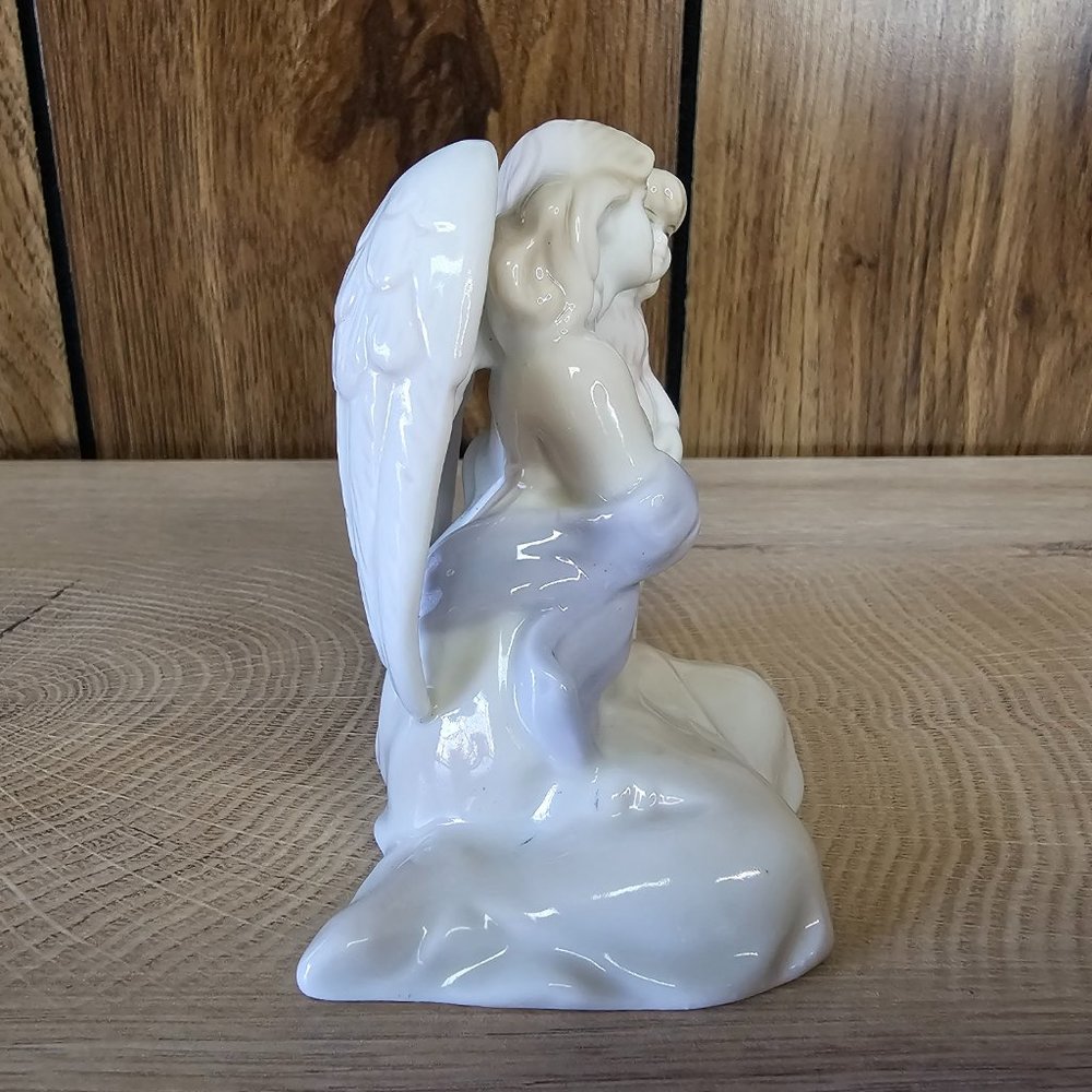 Russ Berrie Angel Figurine Mother Hugging Daughter Girl Heaven Love #15476 3.5" - Picture 3 of 7